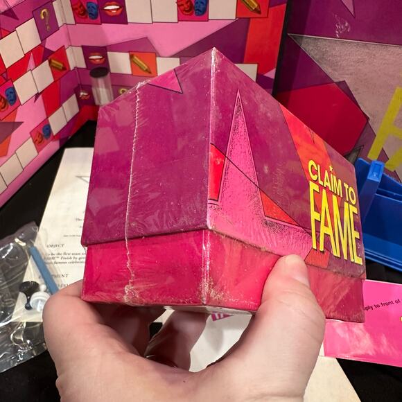 Vintage 1990 CLAIM TO FAME Board game by Parker Brothers Factory Sealed Inside - Picture 5 of 7